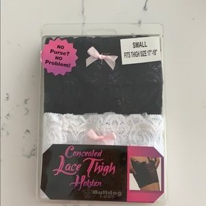 Concealed Carry Lace Thigh Holders 2 BLk and white